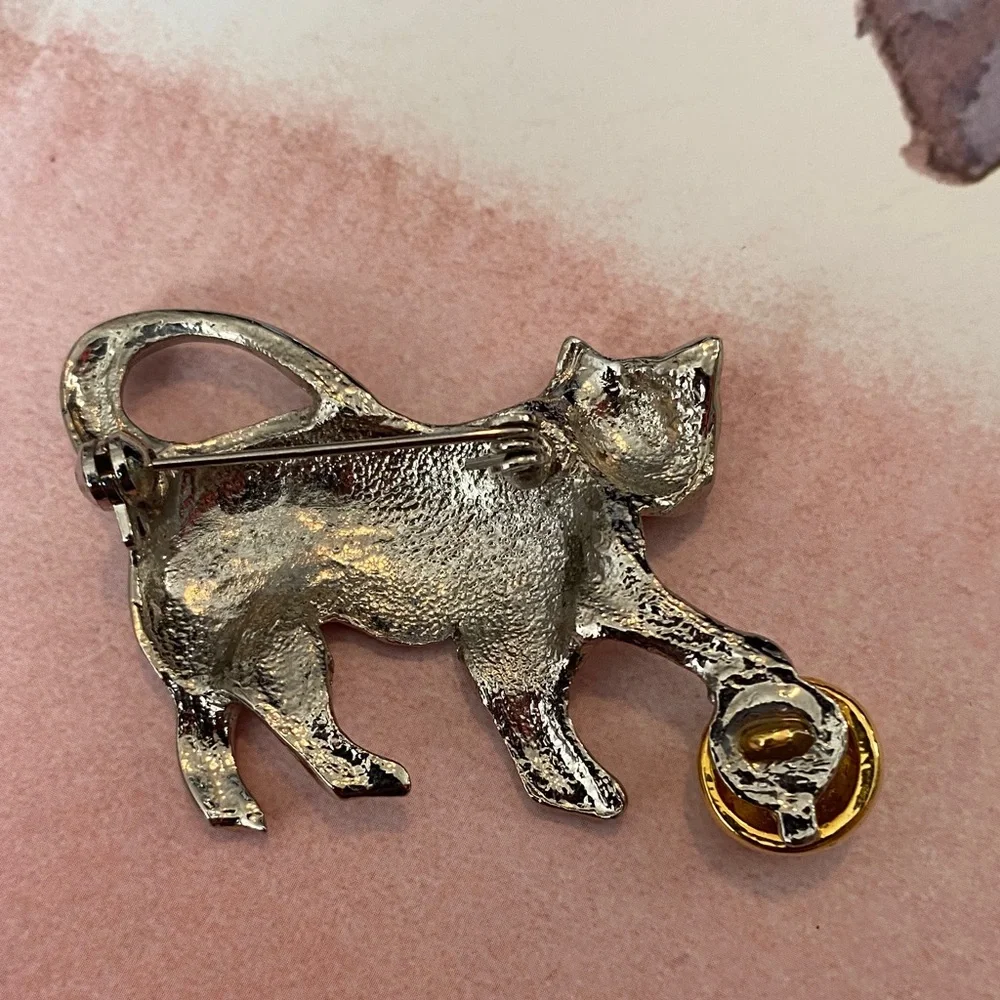 Vintage Cat Brooch